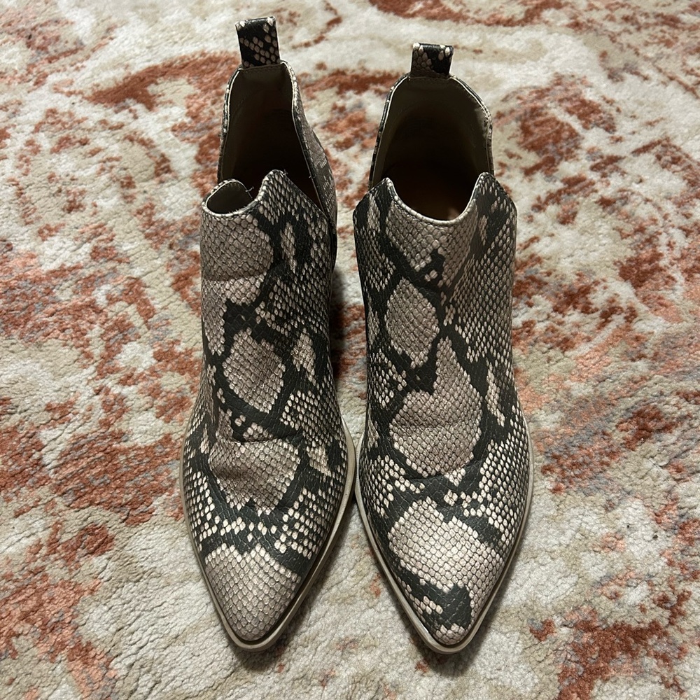 Universal Thread Snakeskin Ankle Booties - Size 7.5